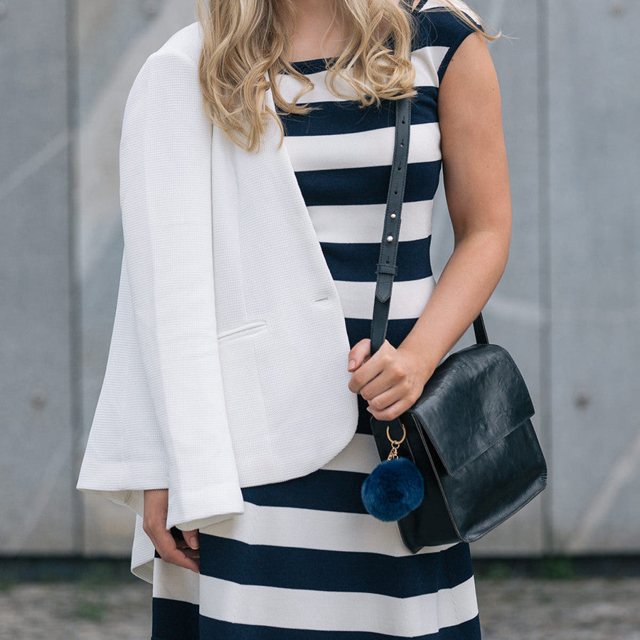 How to style marine stripes with Viva's black crossbody leather bag?