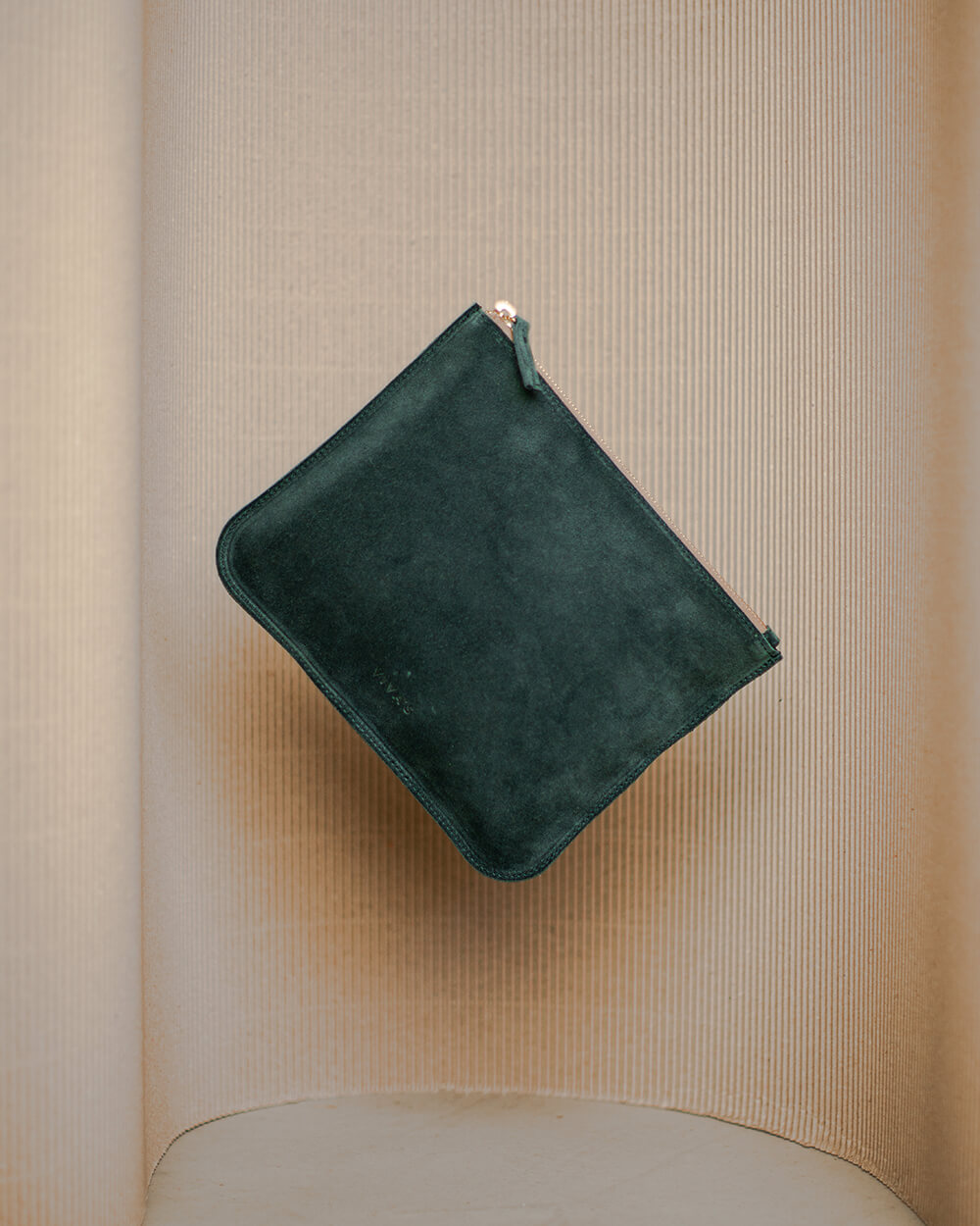 POUCH BAG LARGE green suede