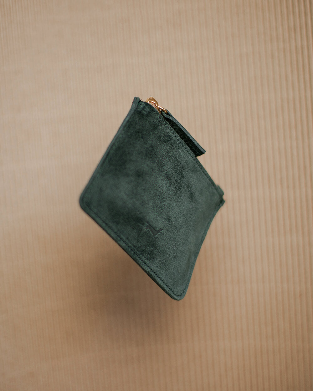 POUCH BAG SMALL green suede